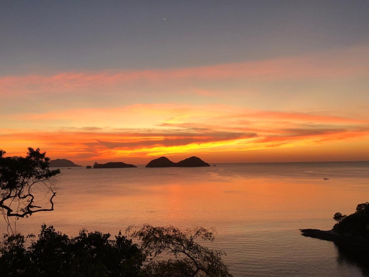 Sunny Island Resort (Adults Only) 爱妮岛 外观 照片